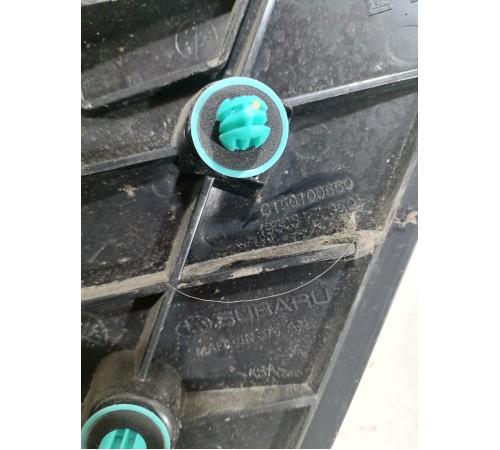 Молдинг (уголок) двери задний левый