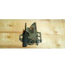 Замок капота