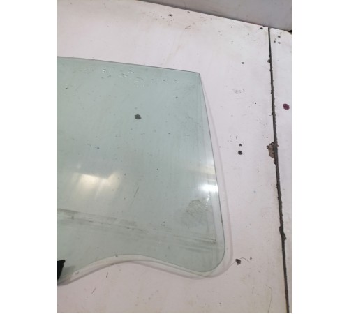 Стекло двери заднее правое