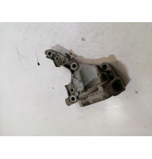 Кронштейн опоры двигателя