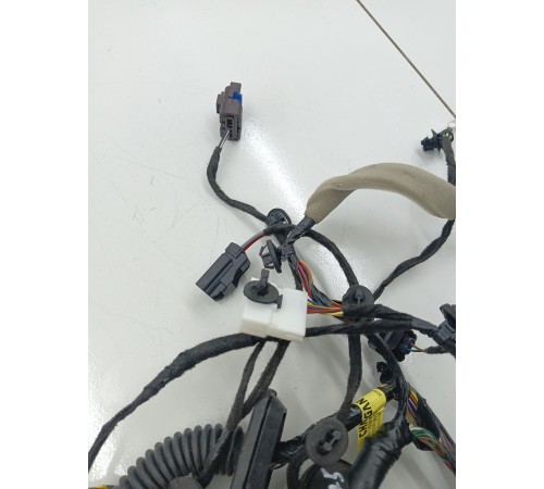 Электропроводка двери передняя левая