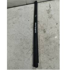 Уплотнитель стекла передний левый