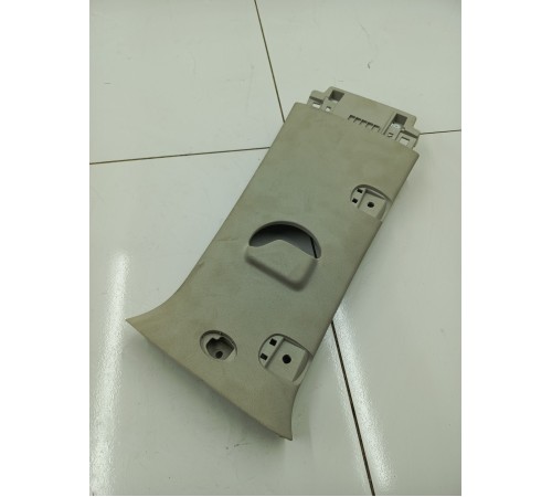 Обшивка центральной стойки левая верхняя