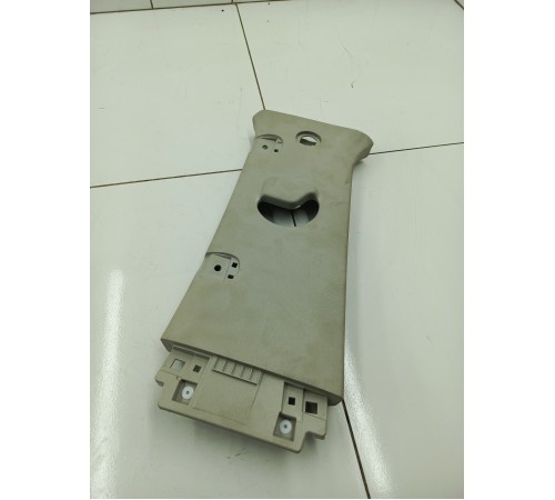 Обшивка центральной стойки левая верхняя