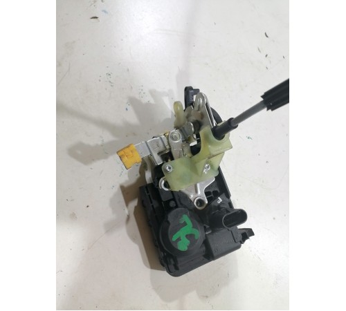 Замок двери задний левый