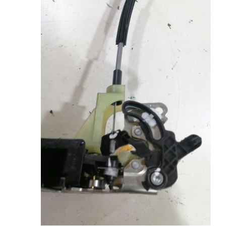 Замок двери задний левый