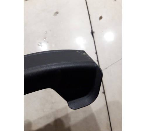 Накладка петли крышки багажника правая