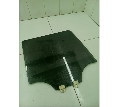 Стекло заднее правое