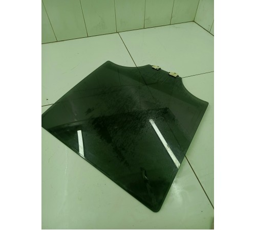 Стекло заднее правое