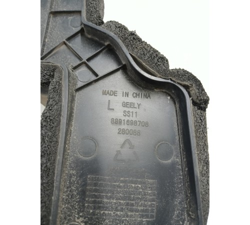 Дефлектор радиатора левый