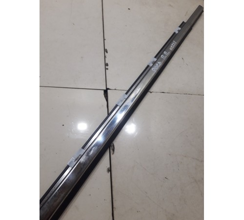 Уплотнитель стекла (передний правый наружный)