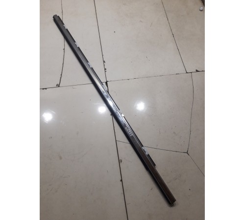 Уплотнитель стекла (передний правый наружный)