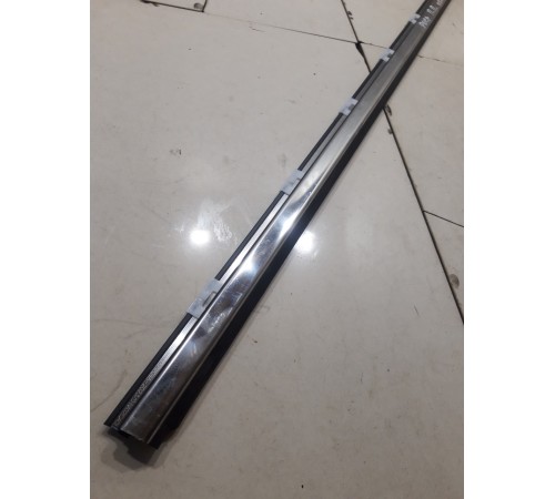 Уплотнитель стекла (передний правый наружный)