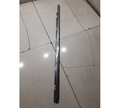 Уплотнитель стекла (передний правый наружный)