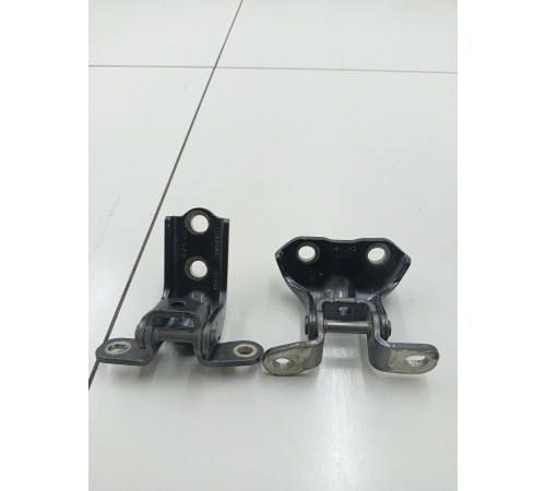 Комплект петель задней правой двери