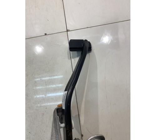 Педаль тормоза