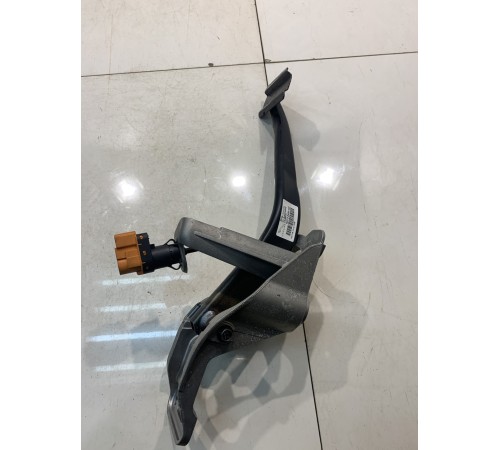 Педаль тормоза