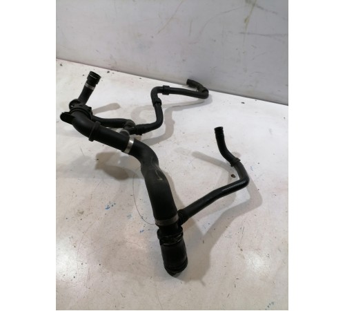 Патрубок системы охлаждения