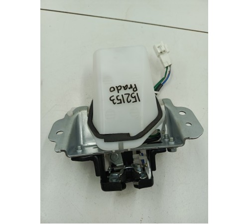 Замок крышки багажника