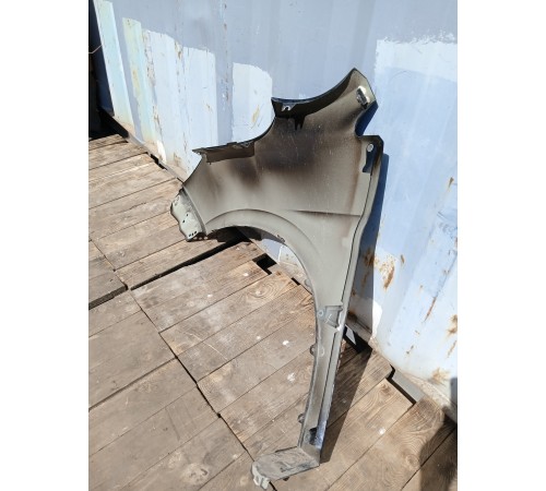 Крыло переднее правое