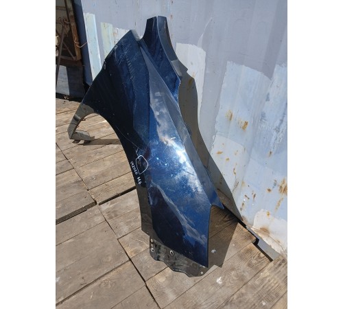 Крыло переднее правое