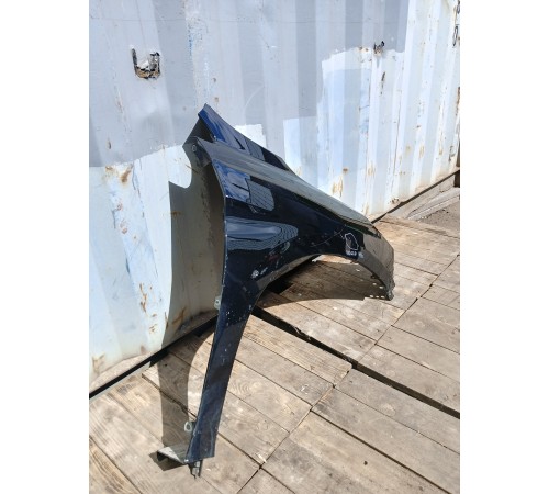 Крыло переднее правое