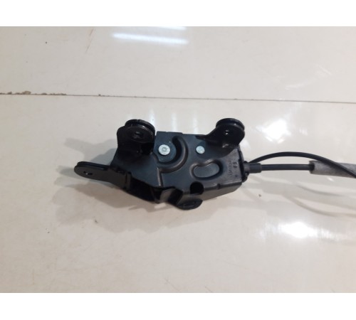 Замок крышки багажника