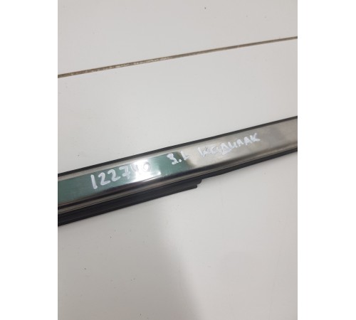 Уплотнитель стекла задний левый внешний