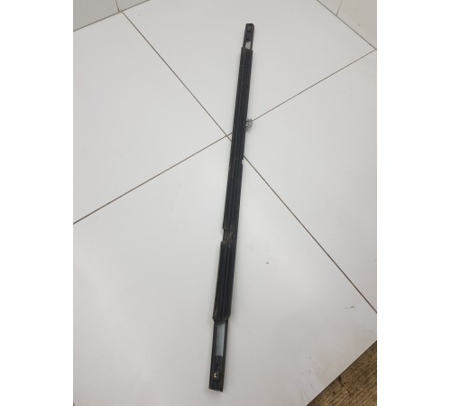 Уплотнитель стекла задний левый внешний