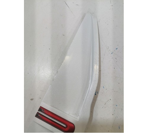 Декоративная накладка крыла передняя левая