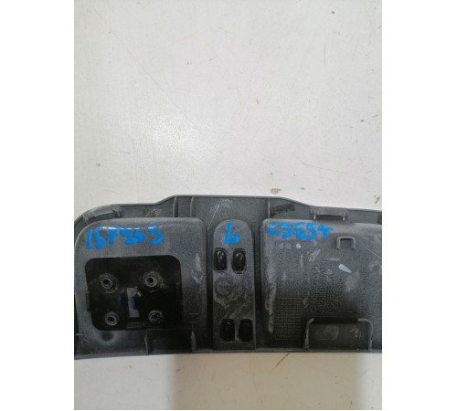 Декоративная накладка крыла передняя левая