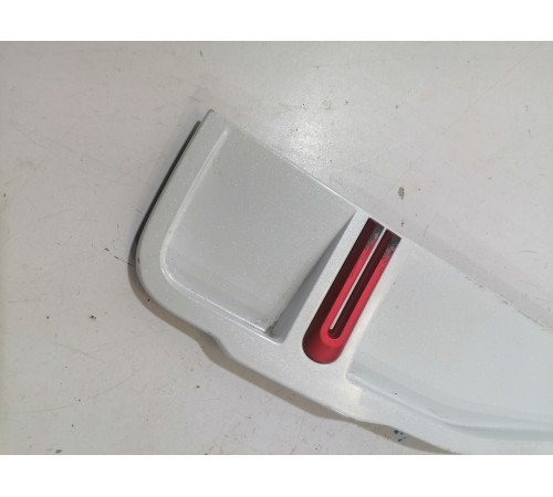 Декоративная накладка крыла передняя левая