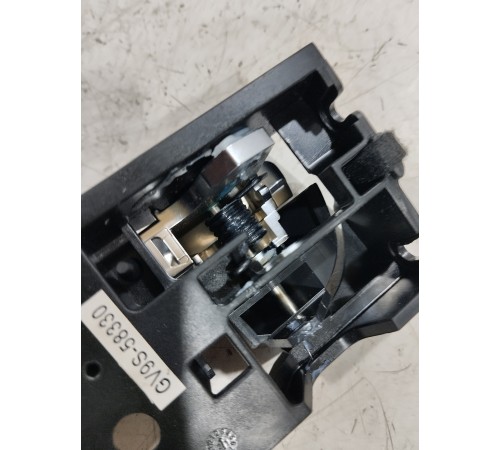 Ручка двери передняя правая внутренняя