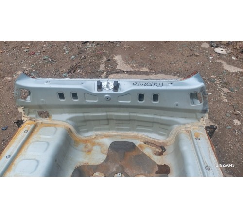 Задняя панель кузова c нишей багажника запасного колеса