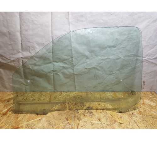 Стекло двери передней левое
