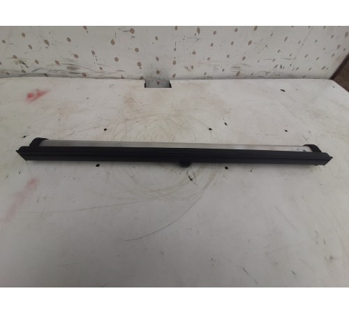 Шторка двери солнцезащитная (задняя правая)