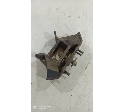 Подушка коробки передач АКПП