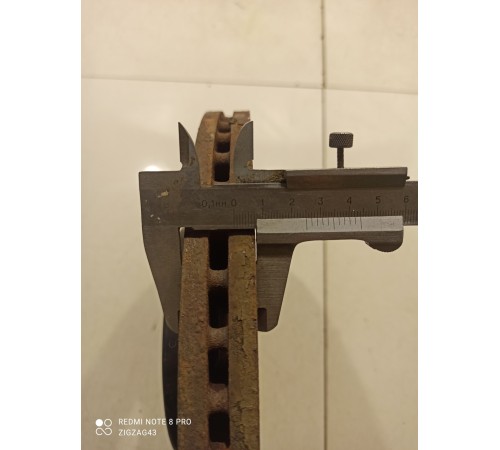 Тормозной диск (передний, правый)