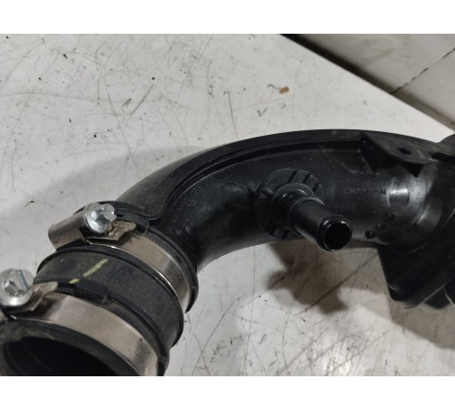 Патрубок воздушного фильтра