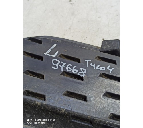 Накладка противотуманной левая