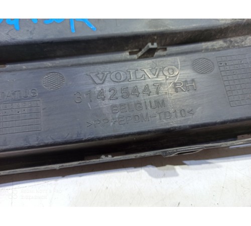 Решетка бампера (правая нижняя)