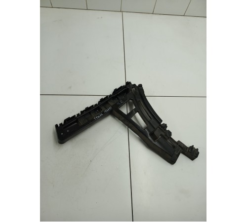 Кронштейн заднего бампера правый