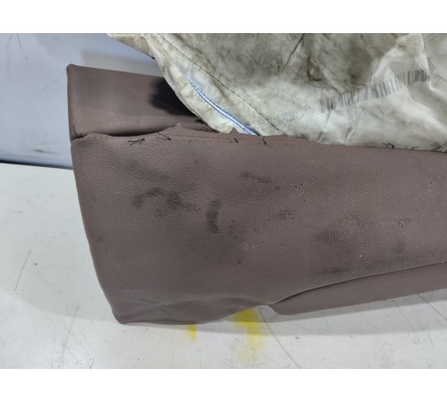 Подушка заднего сиденья боковая правая