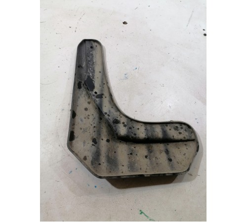 Брызговик задний правый