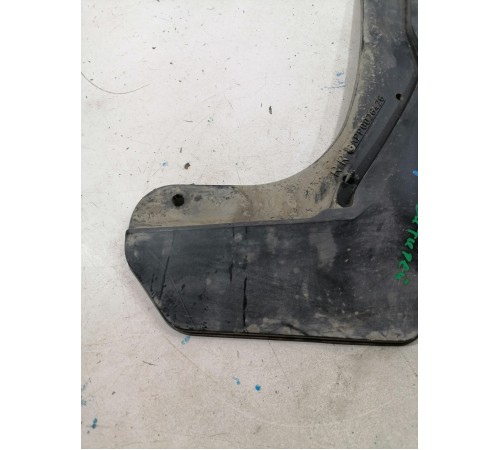 Брызговик задний правый