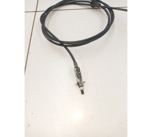 Трос открывания лючка бензобака