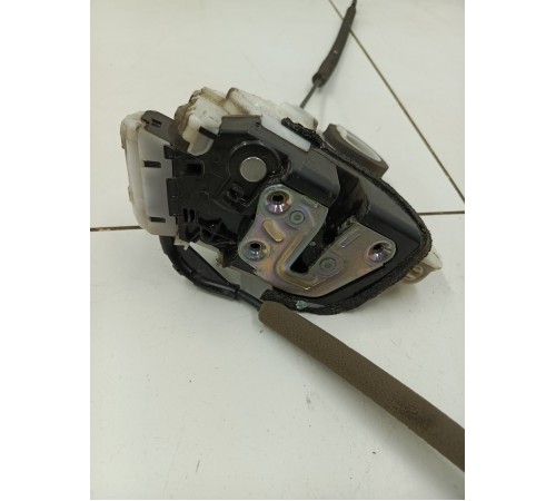 Замок двери передний правый