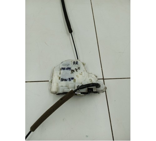 Замок двери передний правый