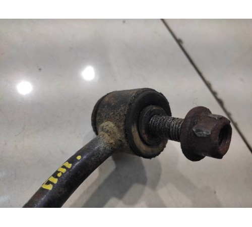 Стойка стабилизатора (передняя, правая)