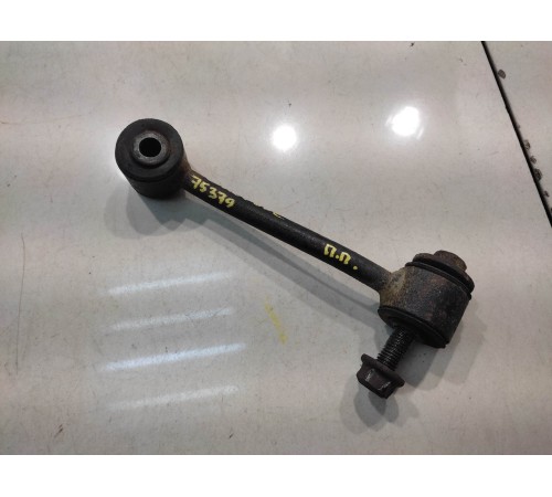 Стойка стабилизатора (передняя, правая)